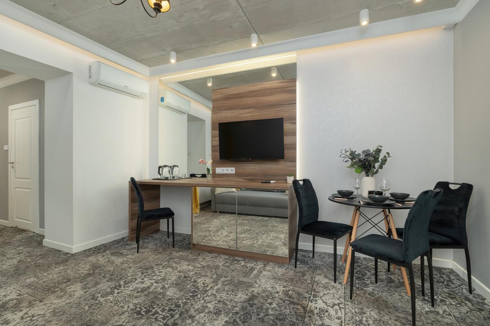 Modern & Comfy Apartment Rakowicka 6 Cracow By Renters คราคูฟ ภายนอก รูปภาพ